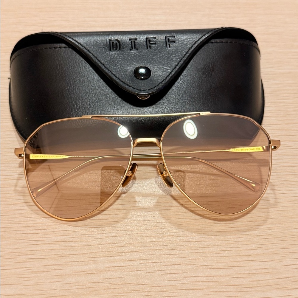 DIFF EYEWEAR - DASH - BRUSHED GOLD + BEIGE CORAL FLASH POLARIZED SUNGLASSES